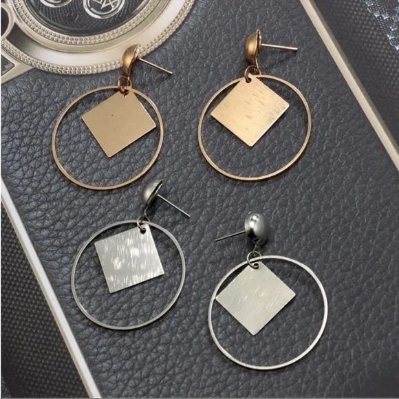 ⭐️ New Boho Geometric Dangle Earrings - Picture 2 of 9